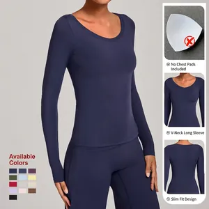 Haut de yoga bleu foncé à manches longues avec col en V et coupe ajustée pour femmes