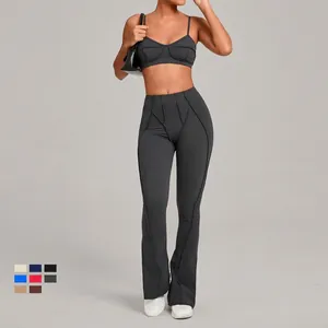 Ensemble de yoga gris foncé avec brassière rembourrée et pantalon évasé en neuf couleurs