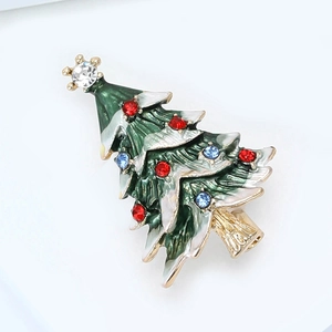 Broche sapin de Noël élégante avec strass colorés et finition en émail vert brillant