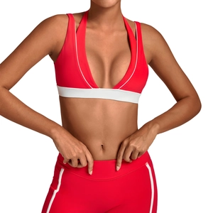 Ensemble de yoga bicolore rouge et blanc avec brassière dos nu et legging de sport