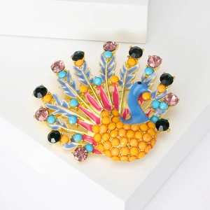 Broche paon exquise avec strass colorés et finition en alliage plaqué or