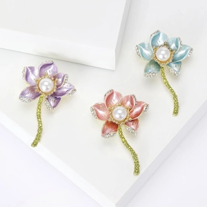 Elegant Alloy Enamel Lotus Flower Brooch With Imitation Artificial Pearl And Rhinestone For Women Vintage Floral Suit Lapel Pin Jewelry