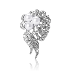 Elegant Flower Brooch Pin With Alloy Rhinestone And Faux Artificial Pearl For Women Suit Coat Party Jewelry Accessory Gift