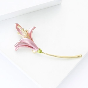 Elegant pink lily flower brooch with gold plating for women's luxury suits and dresses