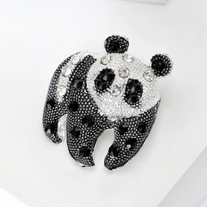 Broche panda élégante ornée de strass noirs et blancs scintillants sur monture en alliage