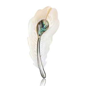 Broche élégante en forme de plume en nacre blanche naturelle et nacre d'abalone