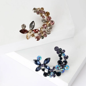 Spilla in Lega a Forma di Fiore di Luna Con Strass Multicolore Elegante Spilla per Abiti Geometrici Gioielli da Donna Decorazione Quotidiana