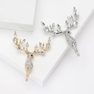 Elegant Alloy Elk Antler Brooch For Women Luxury Rhinestone Reindeer Lapel Pin Christmas Festive Clothing Accessories Jewelry Gift