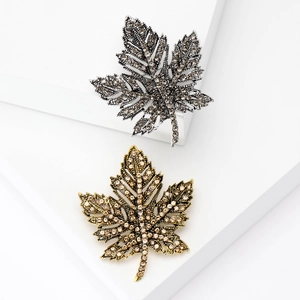 Vintage Maple Leaf Brooch Alloy Rhinestone Inlaid Leaf Pin For Women Suit Dress Wedding Banquet Jewelry Gift