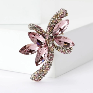 Spilla elegante con zirconi rosa a forma di farfalla per abiti formali e giacche