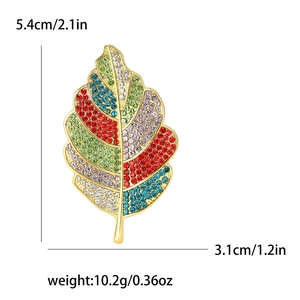 Broche feuille en strass colorés et alliage doré mesurant 5,4 cm par 3,1 cm