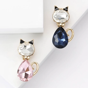 Elegante Spilla a Forma di Gatto in Lega per Donna Goccia d'Acqua con Strass Incastonati Spille Animali Accessori Moda Lusso