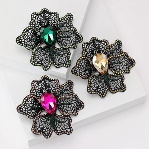 Elegant Hollow Flower Brooch For Women Alloy Rhinestone Large Pear Cut Stone Vintage Style Apparel Jewelry Accessory