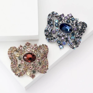 Vintage Luxury Alloy Crystal Rhinestone Brooch Pin For Women Elegant Banquet Party Formal Dress Coat Jewelry Accessories