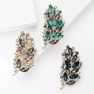 Vintage Luxurious Alloy Leaf Brooch For Women Elegant Rhinestone Inlaid Suit Pin Floral Design Wedding Banquet Jewelry