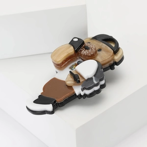 Broche ours café 3D en acrylique mignon pour vêtements avec détails à paillettes