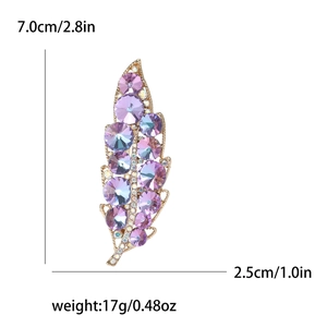 Elegante spilla a foglia dorata con strass viola e misure dettagliate della taglia