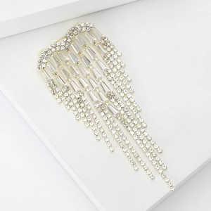 Elegant silver alloy heart brooch with cascading rhinestone tassels for women's fashion