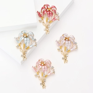 Eleganter Lilienstrauß Brosche Goldene Legierung Emaille Blumen Strass Künstliche Perle Accessoire Für Damen Kleid Anzüge Schmuck