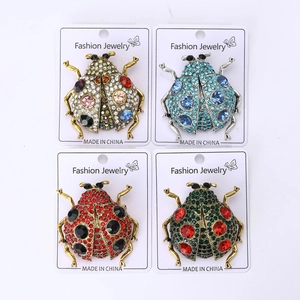 Détails des broches coccinelle en alliage avec strass colorés en quatre styles de couleurs