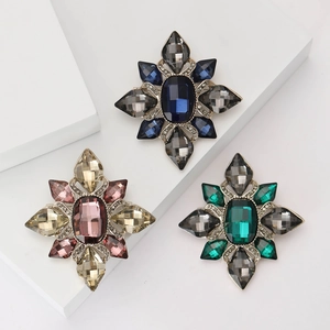 Vintage Baroque Starburst Rhinestone Brooch For Women Alloy Crystal Cross Shape Elegant Banquet Clothing Accessories Brooches