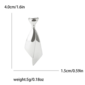 Spécifications de taille pour une broche cravate en alliage argenté avec 4 cm de hauteur