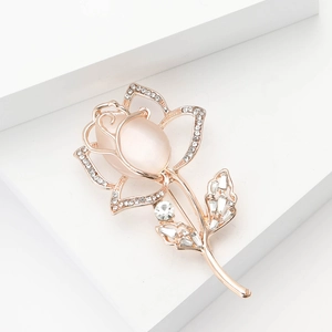 Elegant Alloy Floral Brooch Pin With Pink Artificial Opal And Rhinestones Inlaid Fashion Rose Gold Brooch For Women Clothing Jewelry Gift