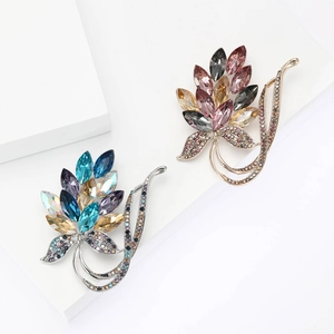 Élégante Broche Bouquet de Fleurs en Alliage avec Strass pour Femmes Accessoires de Costume de Haute Qualité Bijoux de Mode