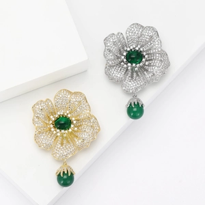 Luxury Copper Zirconia Flower Brooch Pin With Green Bead Pendant Vintage Floral Jewelry For Women Wedding Banquet