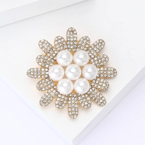 Eleganter Gold-Sonnenblumen-Anstecker mit Perlen und funkelnden Strasssteinen für Damen