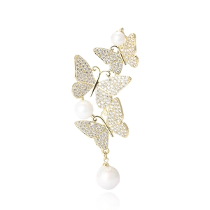 Eleganter Gold-Schmetterling-Brosche mit Mikro-Kristallen und hängenden Perlen