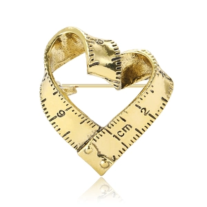 Vintage gold heart-shaped measuring tape brooch for women suit and coat accessories