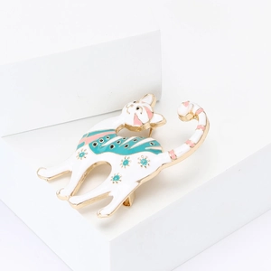 Chic white enamel cat brooch with floral patterns on gold metal base for women's suits