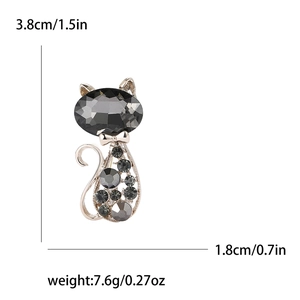 Detailed size specifications for the cat brooch with rhinestone inlay and gold base