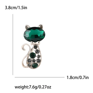 Elegant hollow cat brooch with green crystals and rhinestone inlay for women suits