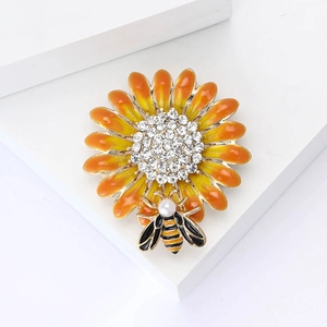 Squisita spilla girasole e ape con petali in smalto giallo e strass scintillanti