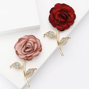 Eleganter Legierung Satin Rose Blume Brosche Strass Eingelegtes Blatt Korsage Nadel Für Damen Hochzeit Party Schmuck