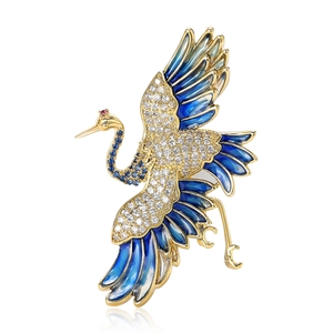 Elegant crane brooch with gold plating, zircon inlay and green enamel finish on white base