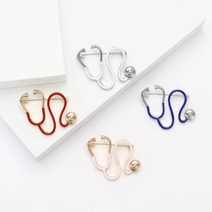 Broche Stéthoscope en Alliage Émaillé Bijoux Thème Médical pour Médecins Infirmières Femmes Hommes Décoration de Vêtements Accessoire