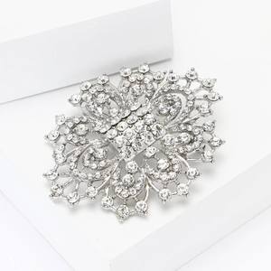 Luxury vintage silver alloy flower brooch with sparkling rhinestones for evening gowns
