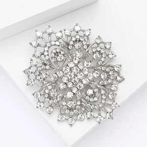 Luxury vintage silver alloy flower brooch with sparkling clear crystal rhinestones