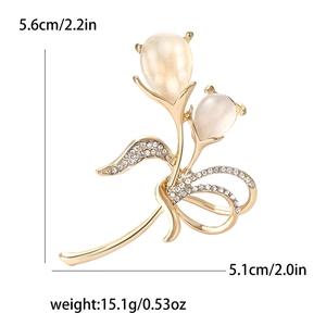 Broche tulipe élégante avec pierres œil de chat et strass, mesure 5,6 cm par 5,1 cm