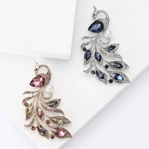 Luxury Alloy Rhinestone Peacock Brooch With Imitation Artificial Pearl Elegant Phoenix Pin For Women Cardigan Shawl Jewelry Accessories