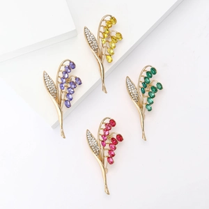 Elegante Spilla Mughetto in Lega Donna Placcata Oro Strass Fiore Spilla per Abito Cappotto Moda Gioielli Accessori