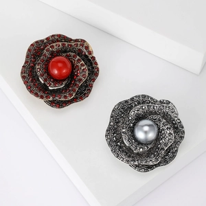 Vintage Alloy Rhinestone Rose Flower Brooch Pin For Women Elegant Banquet Cheongsam Clothing Accessories Retro Gold Silver Plated Jewelry Gift