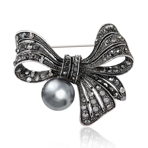 Vintage Alloy Bowknot Brooch For Women Elegant Grey Rhinestone Inlaid Accessory With Round Faux Artificial Pearl Pendant Party Jewelry