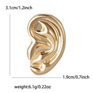 Polished gold alloy ear-shaped brooch for suits with 3.1cm height and 1.9cm width