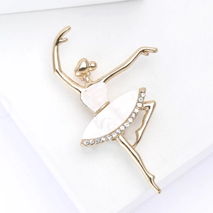 Eleganter Gold-Ballerina-Brosche mit weißem Emaille-Rock und funkelnden Strasssteinen