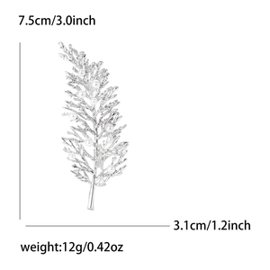 Elegant silver leaf brooch with pearls, 7.5cm size and 12g weight specifications