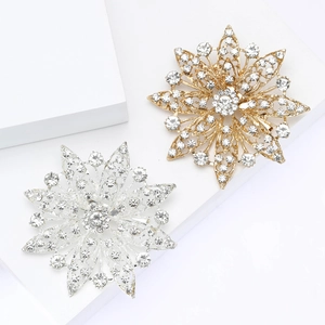 Elegant Alloy Rhinestone Flower Brooch For Women Gold Silver Snowflake Pin Vintage Luxurious Fashion Jewelry Finger Brooch